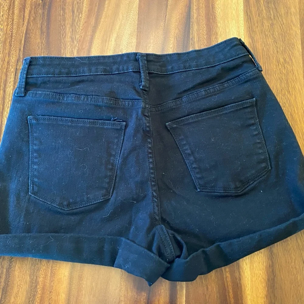 Universal Thread Women's Burgundy and Black Shorts - Picture 4 of 9